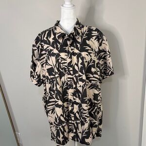 Men's Black and Cream Short-Sleeve Button-Up Shirt